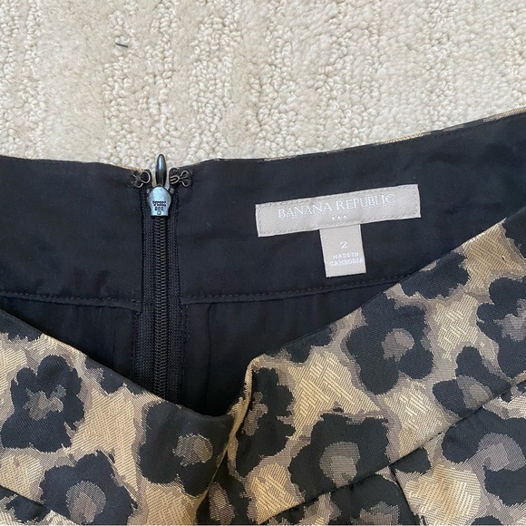 Banana Republic Metallic Gold Flower Print Pencil Skirt - Picture 2 of 6